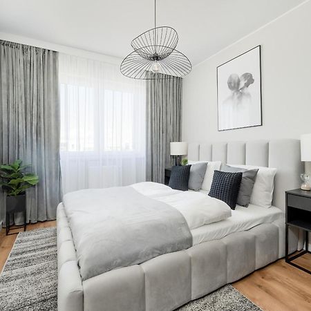 Piekny Apartament Wichrowa - 2 Sypialnie Free Garage Wroclaw By Noclegi Renters Экстерьер фото
